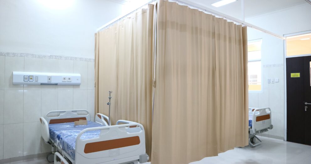 Increasing the ICU beds capacity requires an exhaustive analysis